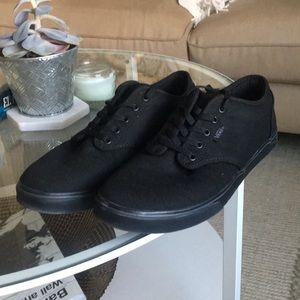 Brand new women’s size 9 vans